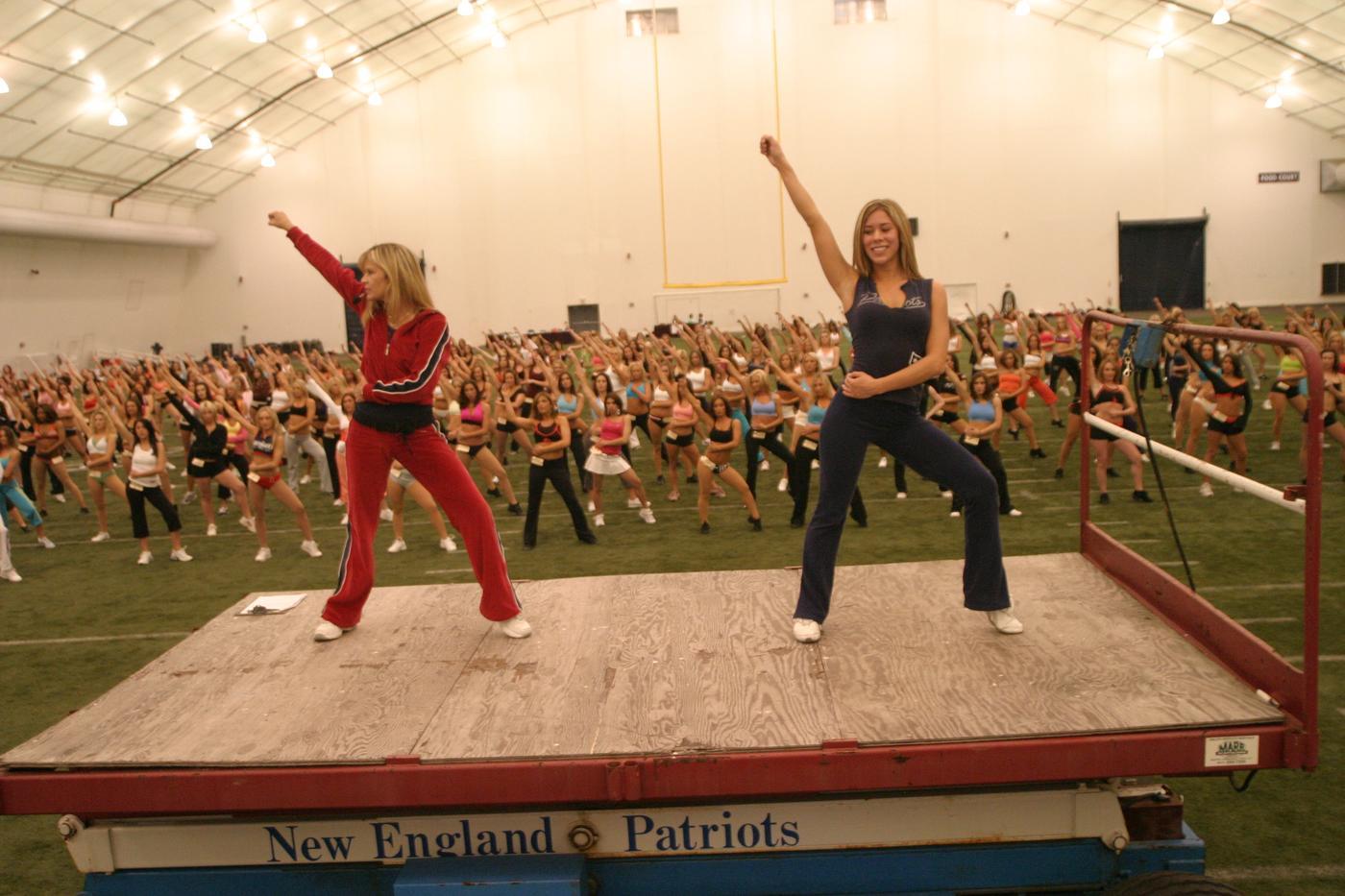 New England Patriots Cheerleaders NE04 026
